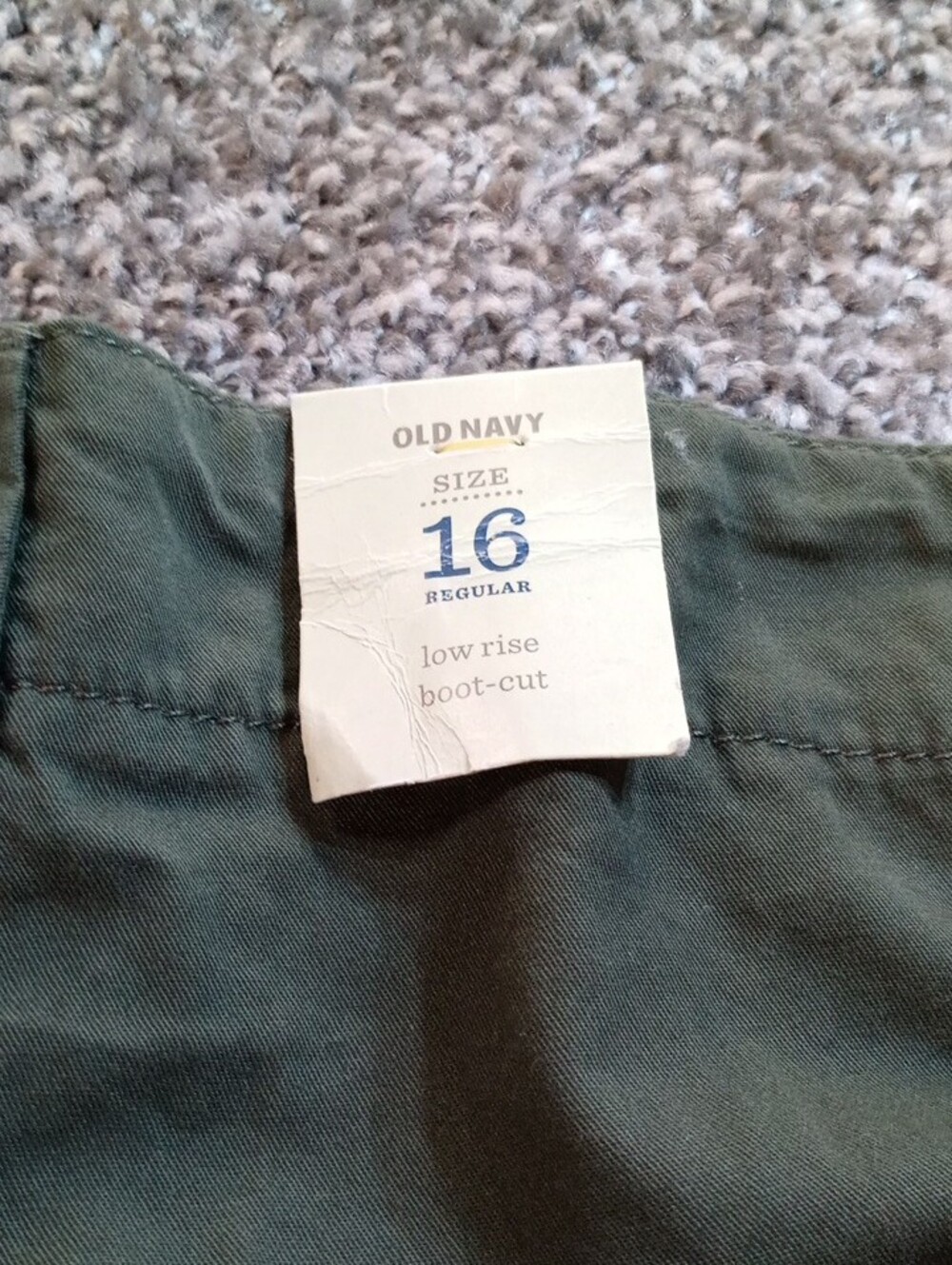 Women's Size 16 Old Navy  Olive Cargo Pants - Picture 5 of 10